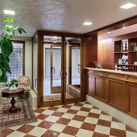 Commercio & Pellegrino Hotel 3*