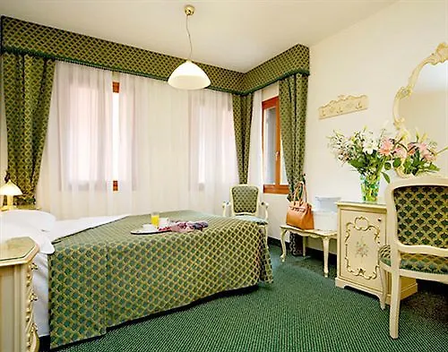 Commercio & Pellegrino Hotel 3*