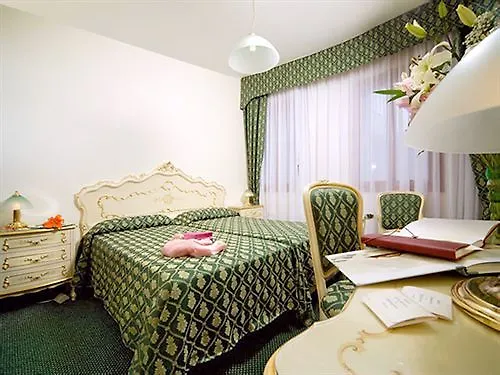 Commercio & Pellegrino Hotel Veneza