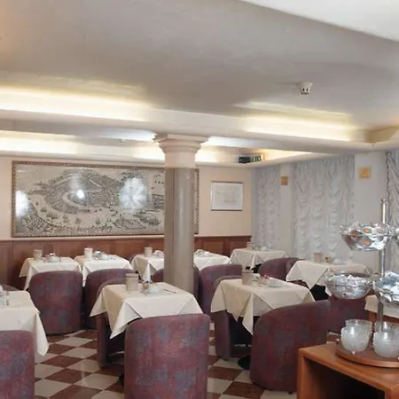 Commercio & Pellegrino 3* Velence