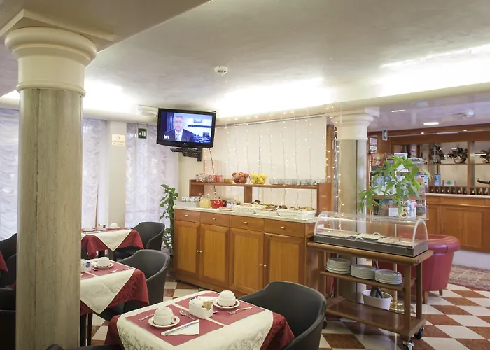 Hotel Commercio & Pellegrino 3*