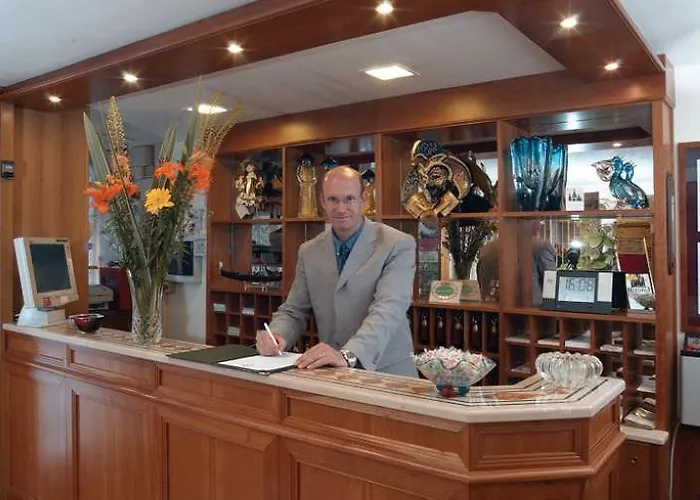 Commercio & Pellegrino Hotel 3*