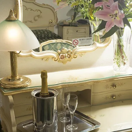 Hotel Commercio & Pellegrino 3*