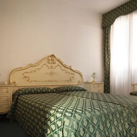 Commercio & Pellegrino Otel