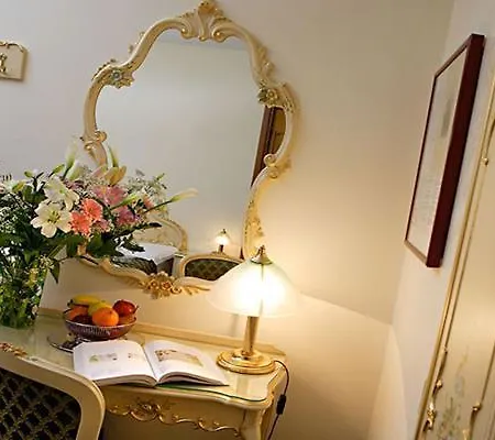 Commercio & Pellegrino Otel 3*