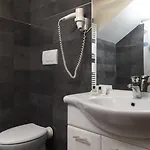 佩里格里诺商业酒店