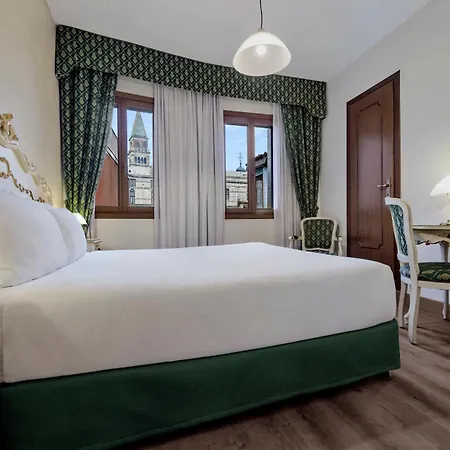 Hotel Commercio & Pellegrino 3*