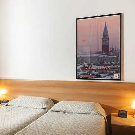 Hotel Commercio & Pellegrino 3*