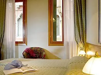Commercio & Pellegrino Hotel